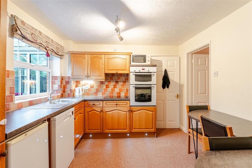 14 Moorside Yatton BS49 4 RL15.jpg