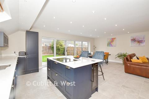 3 bedroom bungalow for sale, Fairlea Road, Emsworth, Hampshire