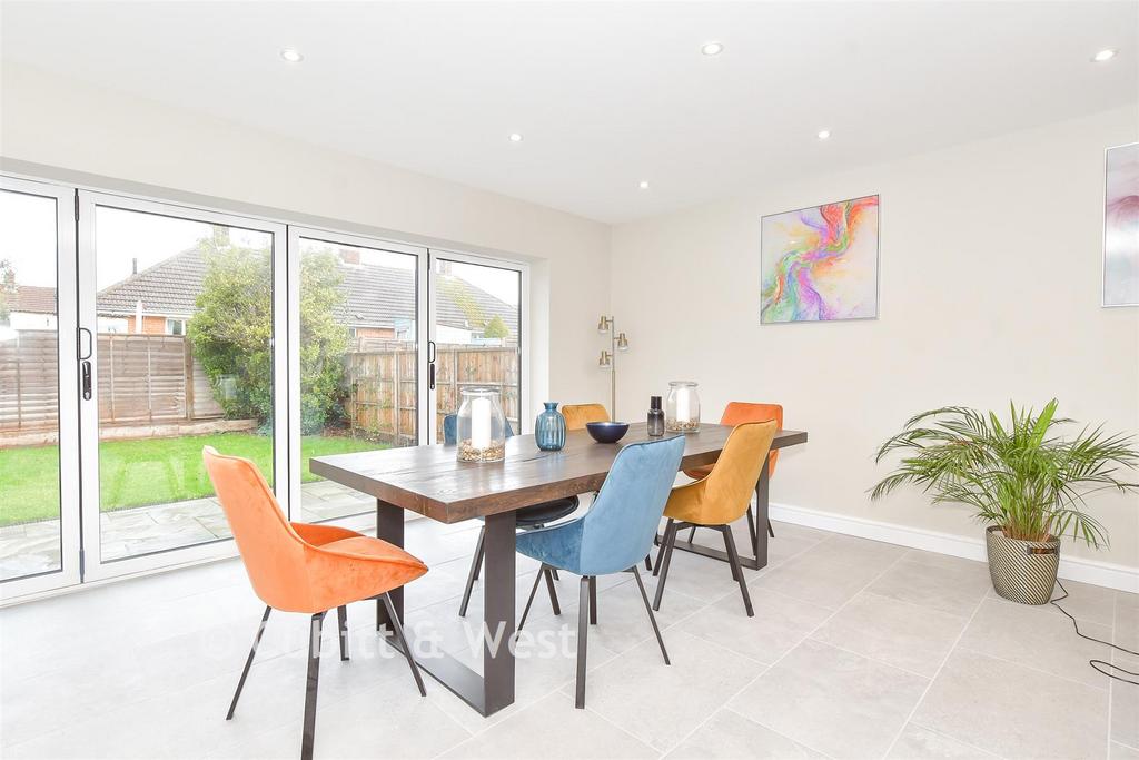 Lounge/ Kitchen/ Dining Area