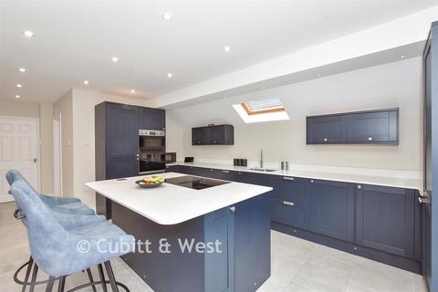 3 bedroom bungalow for sale, Fairlea Road, Emsworth, Hampshire