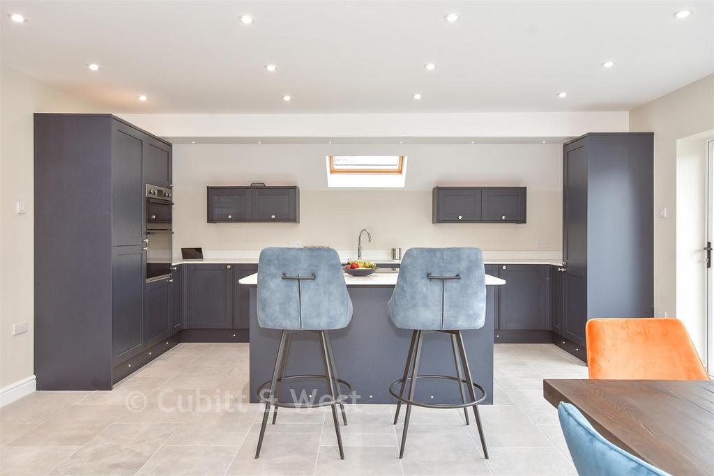 Lounge/ Kitchen/ Dining Area