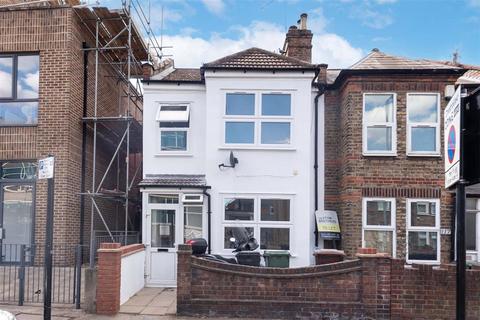 2 bedroom flat to rent, Fulbourne Road, Walthamstow E17