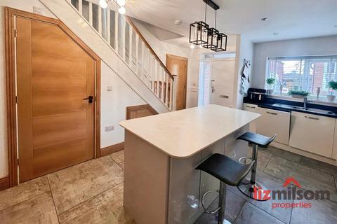 4 bedroom detached house for sale, Lamplight Way, Swadlincote DE11