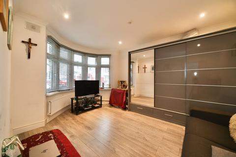 3 bedroom end of terrace house for sale, Landseer Avenue, Manor Park, London, E12