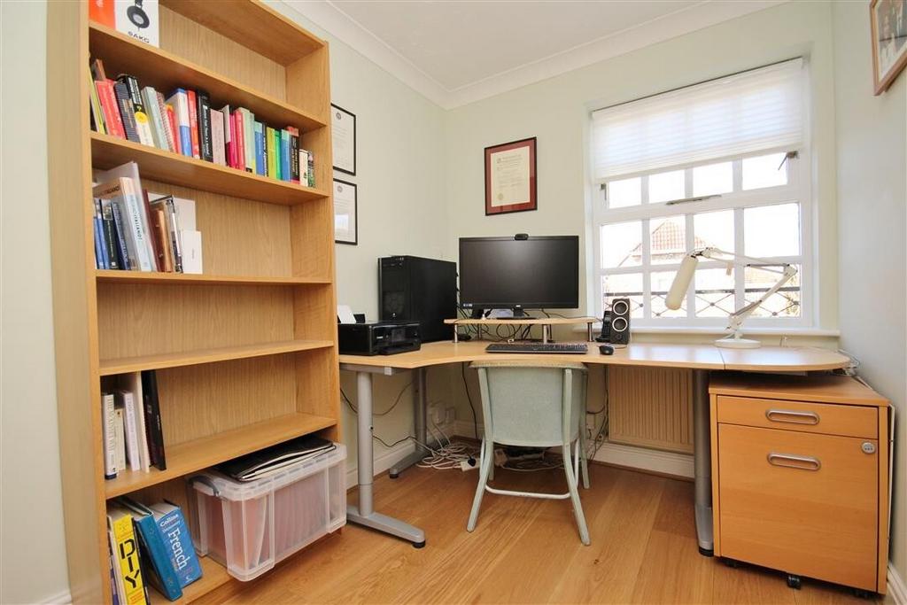 Bedroom/Study