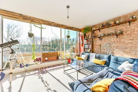 undefined, Hampton Court Road, Hampton Court, East Molesey, KT8