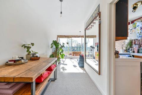 undefined, Hampton Court Road, Hampton Court, East Molesey, KT8