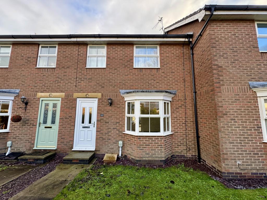 3 Bedroom Mid-Terrace House - For Sale