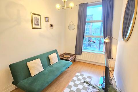 1 bedroom flat to rent, Camden Road, London NW1