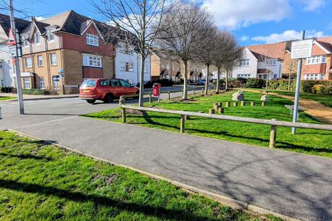 2 bedroom flat for sale, Limeburners Drive, Rochester ME2