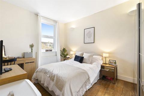 3 bedroom terraced house to rent, Birdhurst Road, Wandsworth, London, SW18