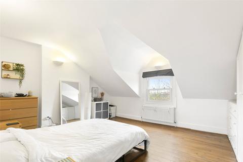 3 bedroom terraced house to rent, Birdhurst Road, Wandsworth, London, SW18