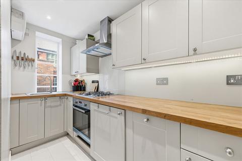 2 bedroom maisonette to rent, Shepherds Bush Road, London, W6