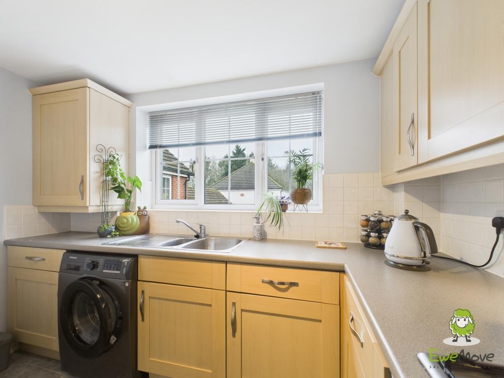 Ewe Move Estate Agents Basingstoke - Kitchen