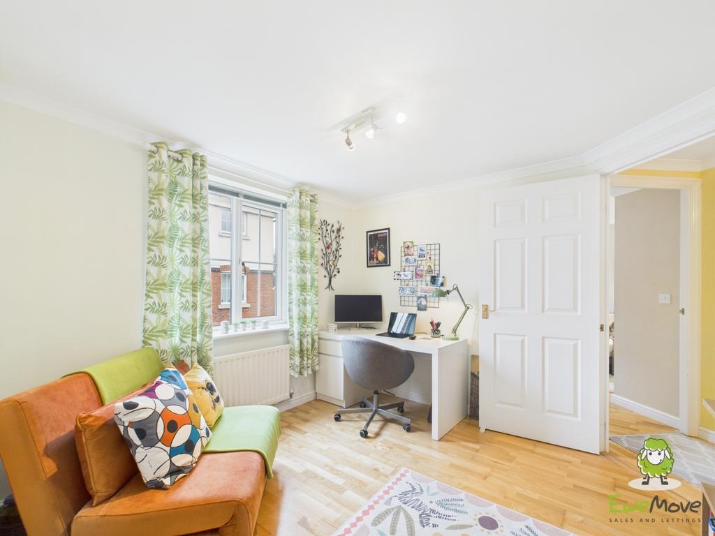 Ewe Move Estate Agents Basingstoke - Bedroom