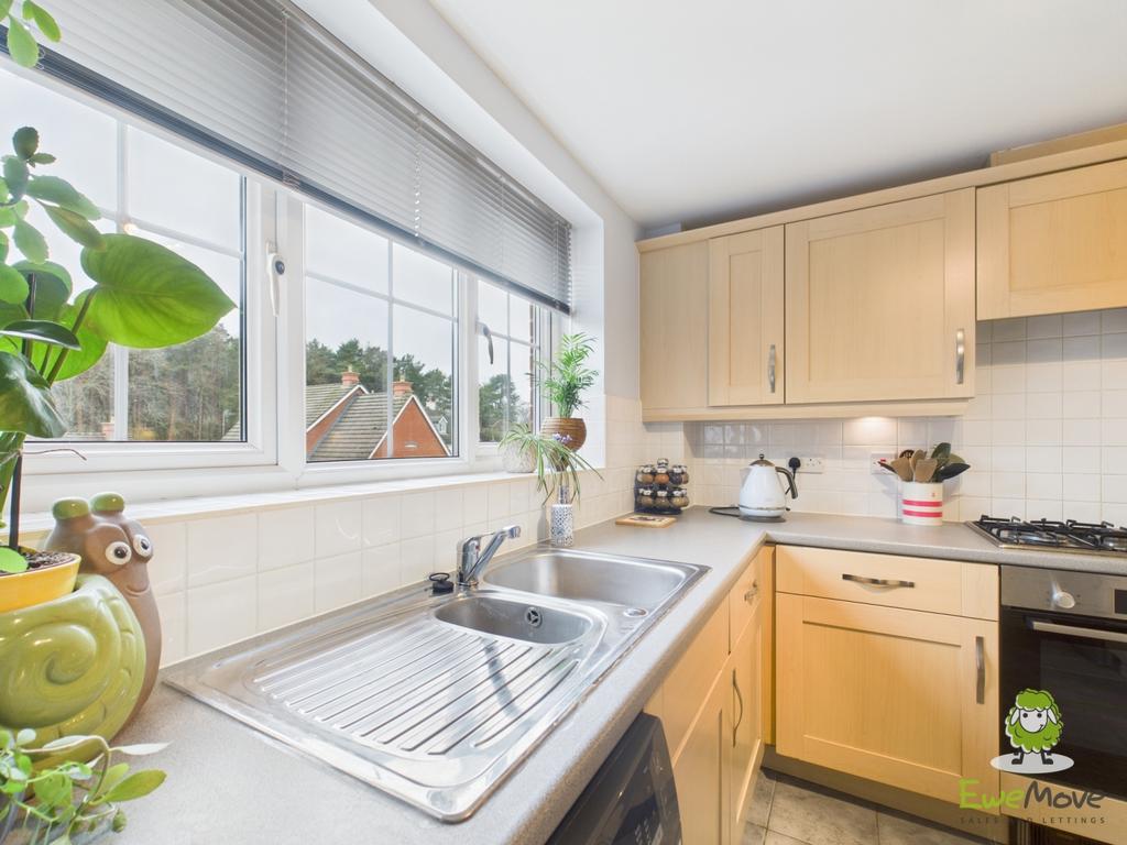 Ewe Move Estate Agents Basingstoke - Kitchen