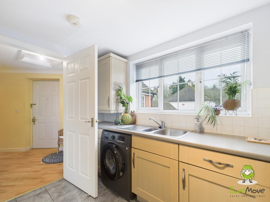 Ewe Move Estate Agents Basingstoke - Kitchen