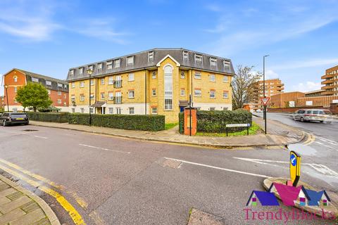 2 bedroom flat for sale, Queensberry Place, London E12