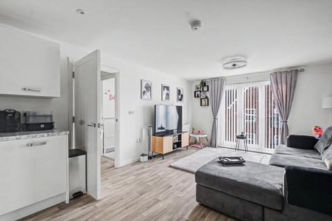 2 bedroom flat for sale, Peters Village, Rochester ME1