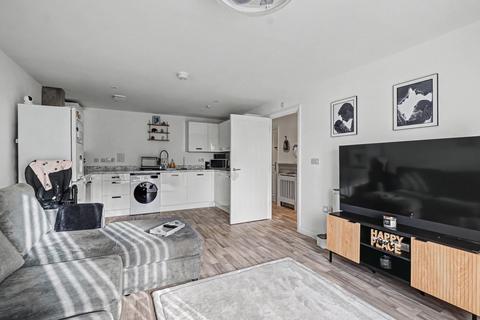 2 bedroom flat for sale, Peters Village, Rochester ME1