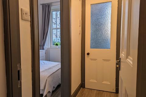 2 bedroom flat to rent, Newhaven Road, Bonnington EH6
