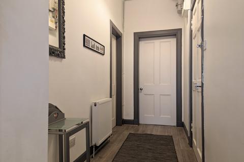 2 bedroom flat to rent, Newhaven Road, Bonnington EH6