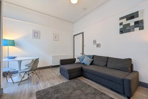2 bedroom flat to rent, Newhaven Road, Bonnington EH6