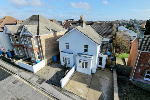 3 bedroom semi-detached house for sale, Mansfield Road, Poole BH14