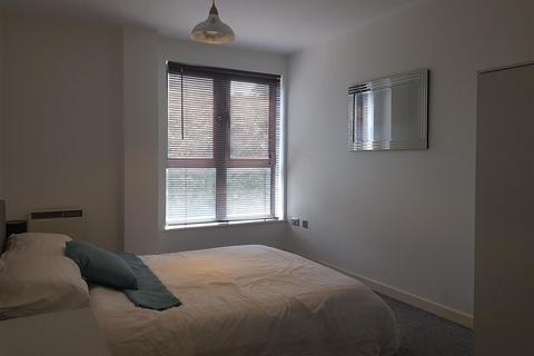 2 bedroom apartment to rent, Queens Court, HU1 3DR