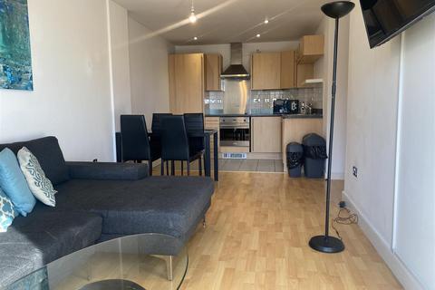 undefined, Queens Court, HU1 3DR
