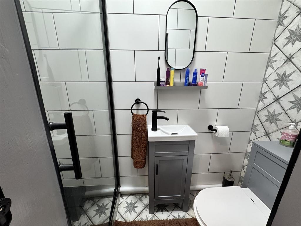 Bedroom Four en-suite