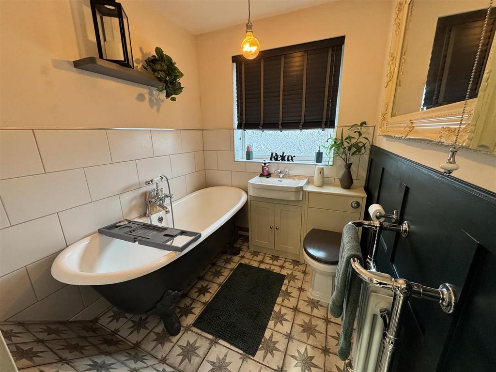 Main Bathroom