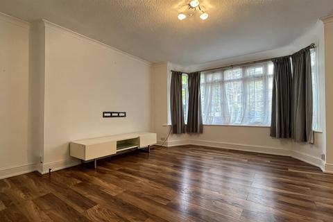 2 bedroom apartment to rent, High Street, Sutton SM3