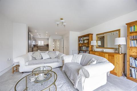 3 bedroom terraced house for sale, Bishops Cleeve, Cheltenham