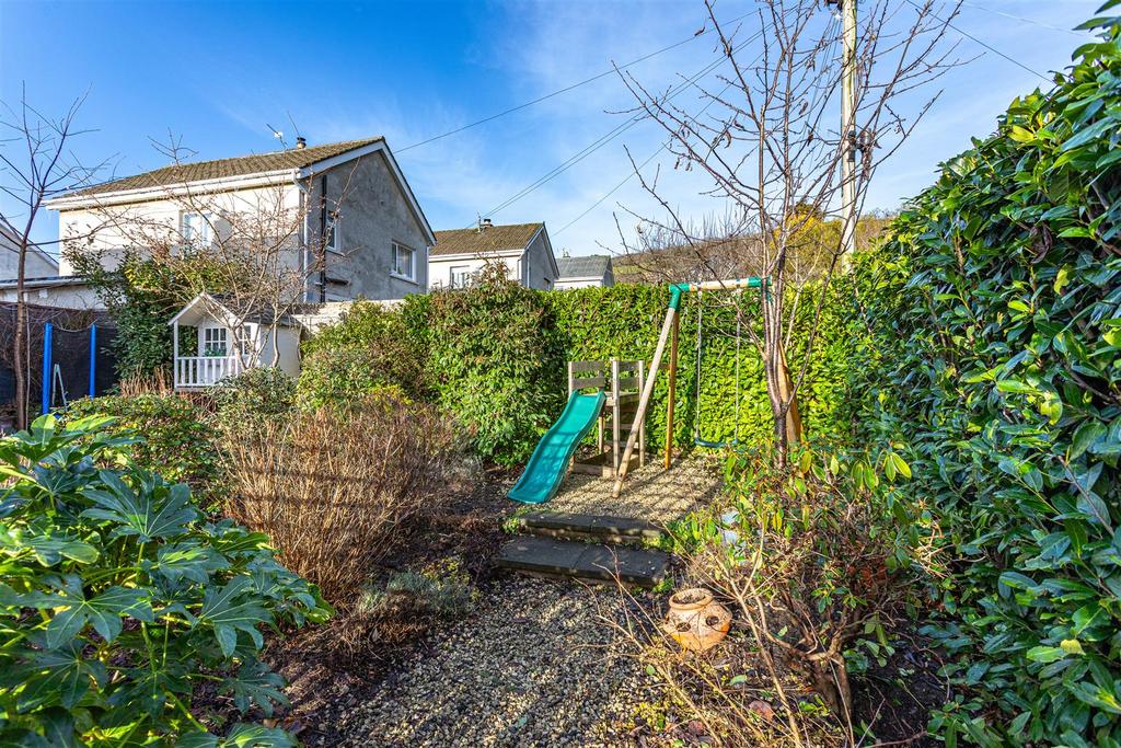 15 Langhaugh Gardens Outsides 14.JPG