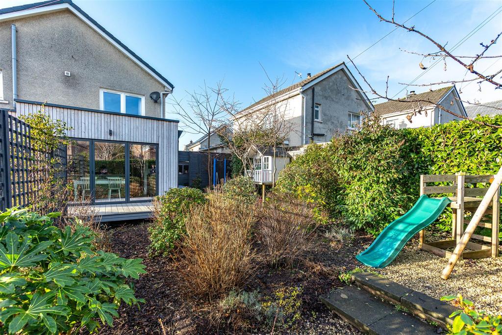 15 Langhaugh Gardens Outsides 13.JPG