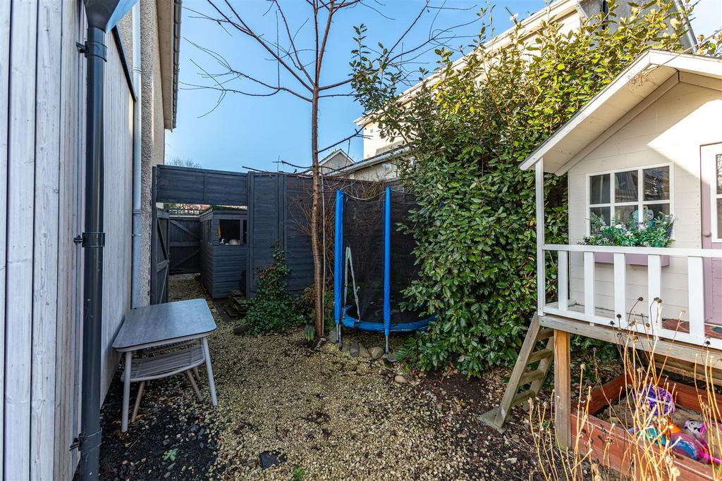 15 Langhaugh Gardens Outsides 16.JPG