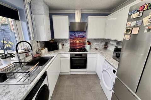 2 bedroom bungalow for sale, Golwg Y Cwm, Cwmgors, Ammanford