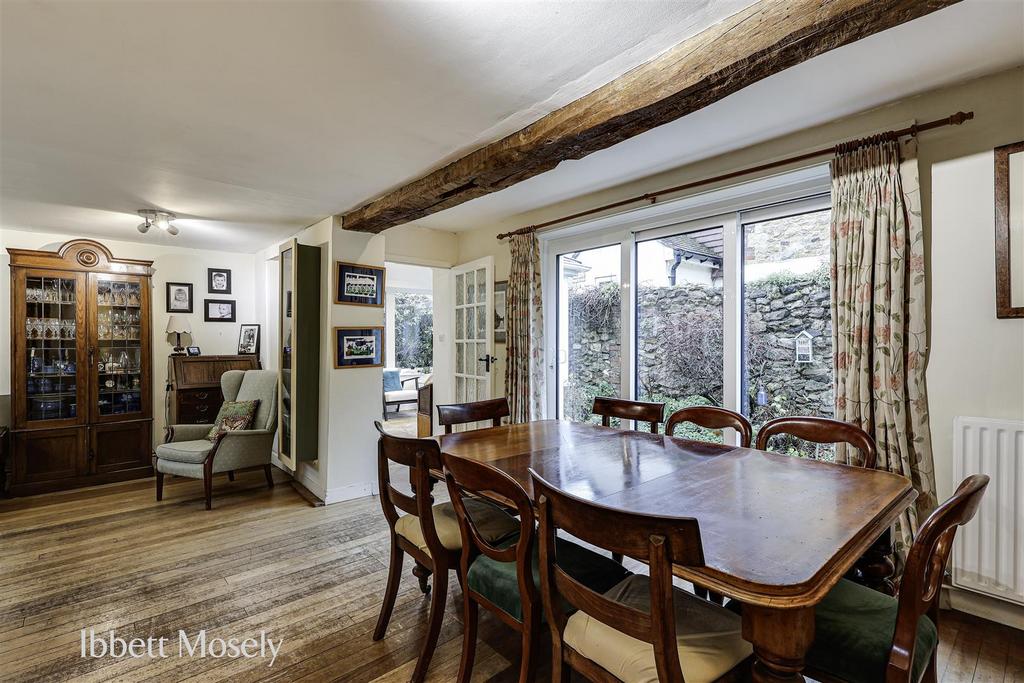 10 Dining room.jpg