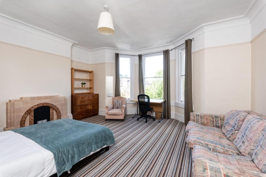 Lower Maisonette, 4 Lime Grove-13.jpg