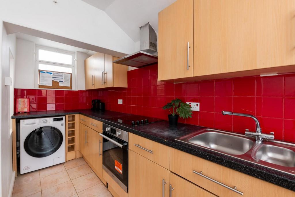 Lower Maisonette, 4 Lime Grove-10.jpg