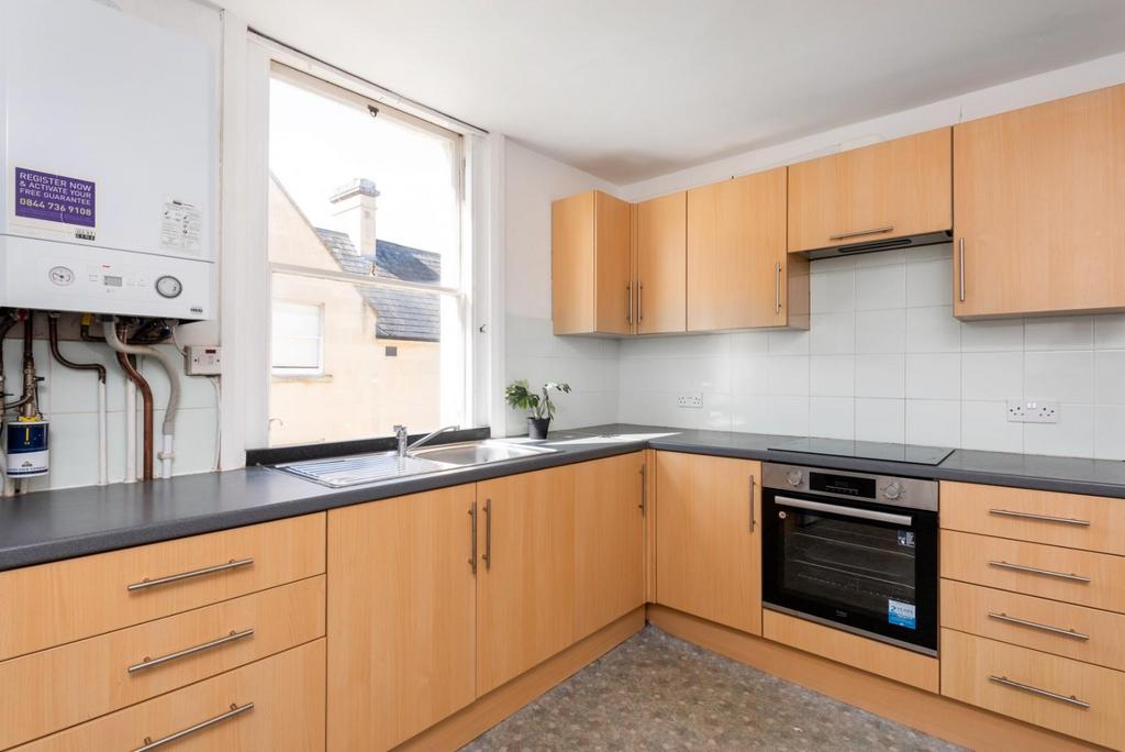 Upper Maisonette, 4 Lime Grove-9.jpg