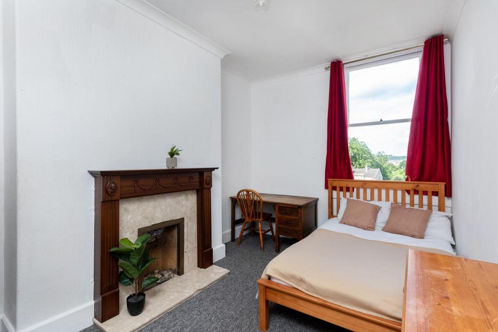 Upper Maisonette, 4 Lime Grove-11.jpg