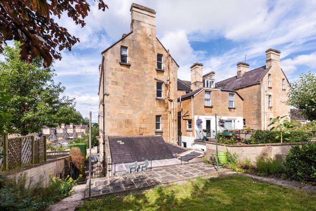 Upper Maisonette, 4 Lime Grove-20.jpg