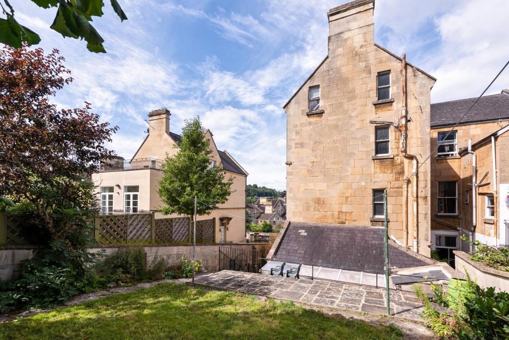 Upper Maisonette, 4 Lime Grove-21.jpg