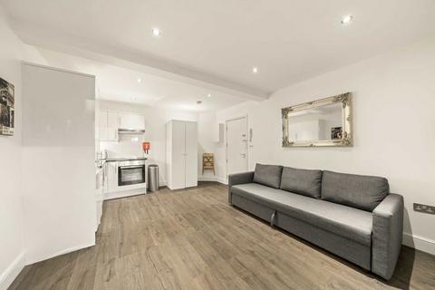 1 bedroom flat to rent, Bowmans Mews, London N7