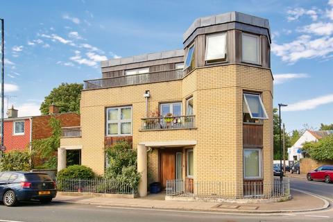 undefined, Hampton Road, Hampton TW12