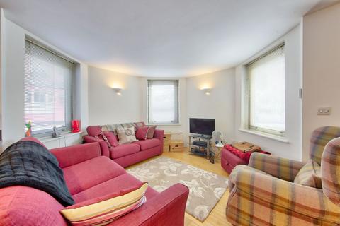 undefined, Hampton Road, Hampton TW12