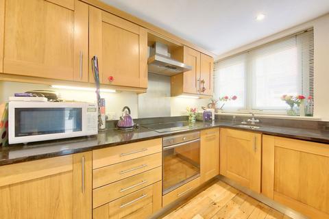 undefined, Hampton Road, Hampton TW12
