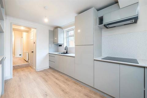3 bedroom end of terrace house for sale, Lynton Road, London SE1
